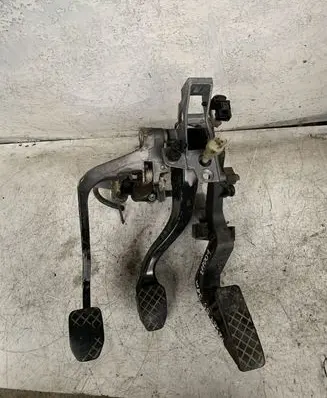 Volkswagen PASSAT B5 Pedal assembly 