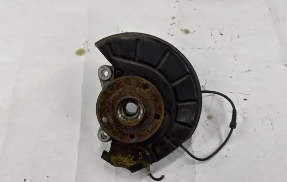 Volkswagen PASSAT CC Front wheel hub spindle knuckle