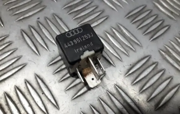 Audi A4 S4 B5 8D Other relay 443951253j 899511000