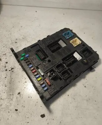 Citroen Berlingo Fuse module 281197595