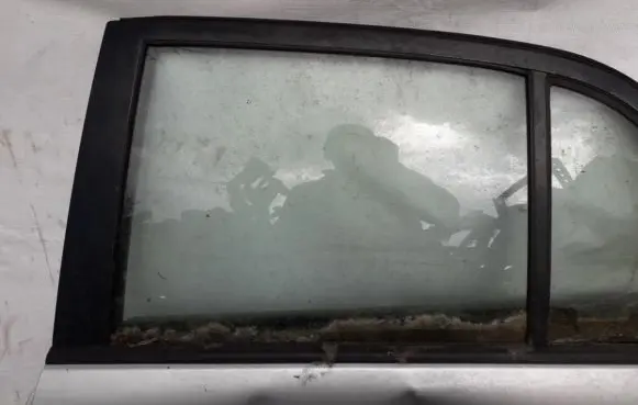 Mazda 626 Rear door window glass