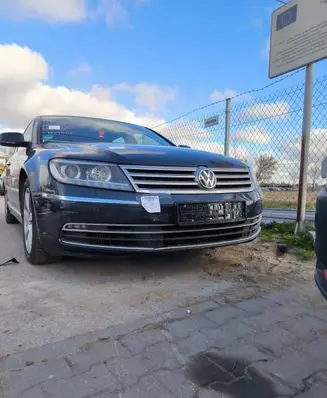 Volkswagen Phaeton Front bumper 