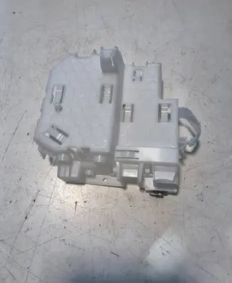 Opel Astra L Fuse box cover 9859969080