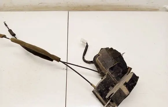 Mazda CX-7 Front door lock 