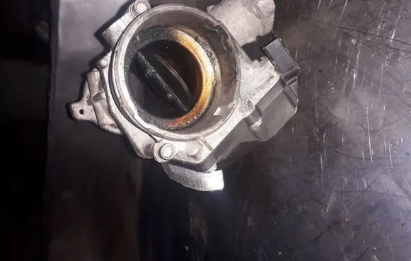 Seat Altea XL Throttle body valve 03G129637A