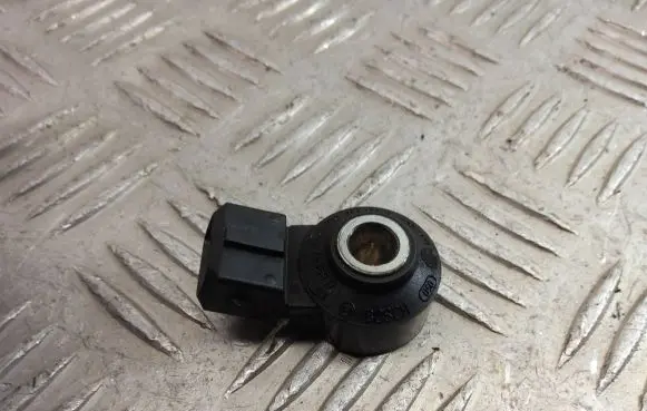 BMW X1 F48 F49 Detonation knock sensor 7636937