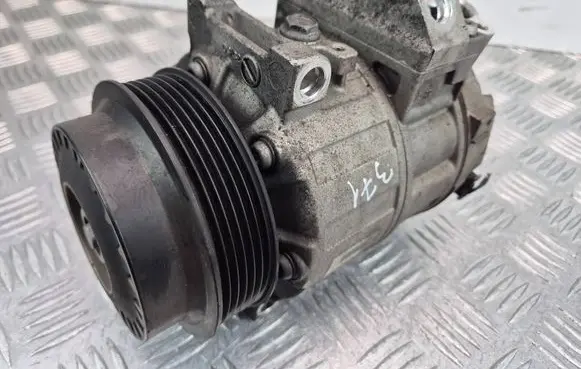 Mercedes-Benz C W204 Air conditioning (A/C) compressor (pump) A0022304511 2012358267 Z0006615E