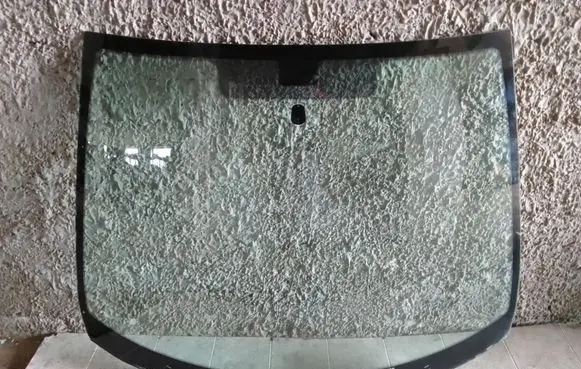 Peugeot 207 Front windscreen/windshield window 43R001531