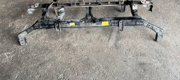 Nissan Navara D40 Radiator support slam panel