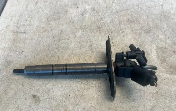 Audi A4 S4 B8 8K Fuel injector 0445116023