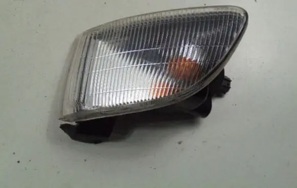 Mitsubishi Galant Front indicator light 01-214-1549R-Y