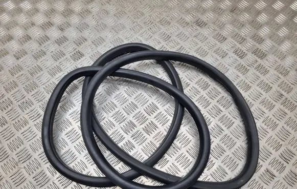 Volkswagen Golf Plus Front door rubber seal 5M0867911B
