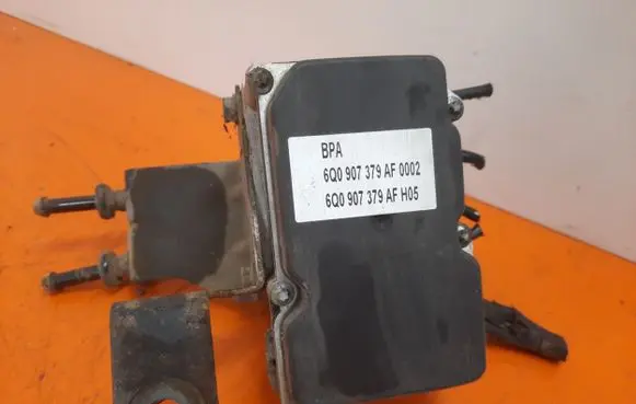 Volkswagen Polo IV 9N3 ABS Pump 6Q0907379
