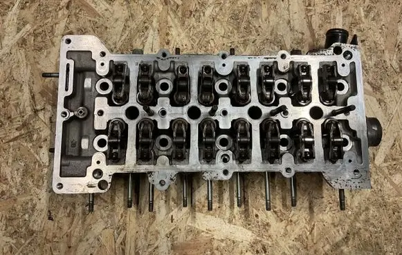 Opel Insignia A Engine head 55571949