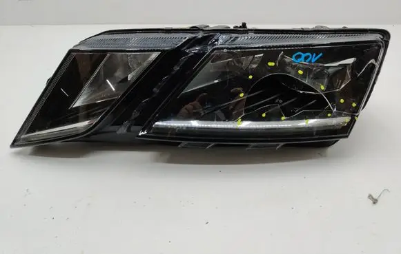 Skoda Octavia Mk3 (5E) Headlight/headlamp 5E1941015D