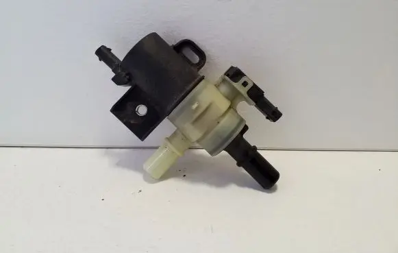 Volvo XC60 Fuel tank valve 32139918