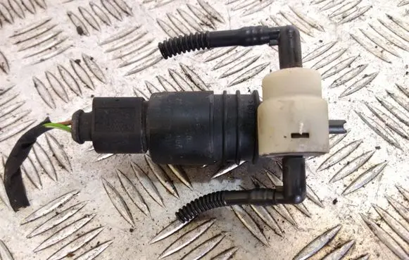 Audi A3 S3 A3 Sportback 8P Windscreen/windshield washer pump 1K0
