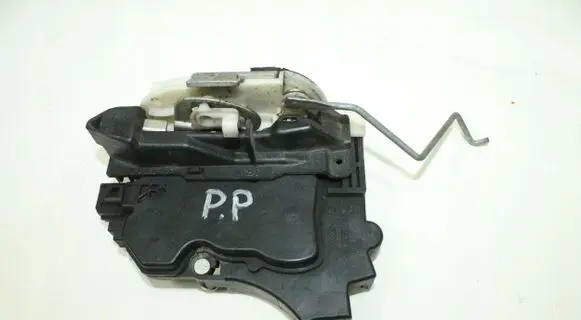 Mitsubishi Outlander Front door lock