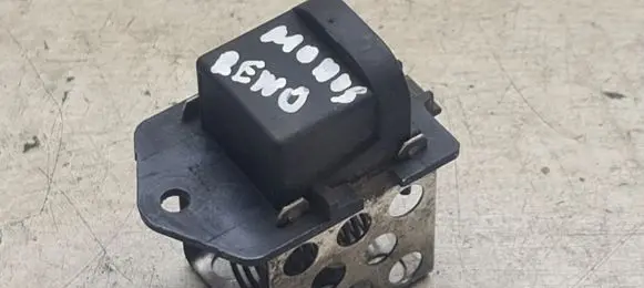 Renault Grand Modus Coolant fan relay 8200045082