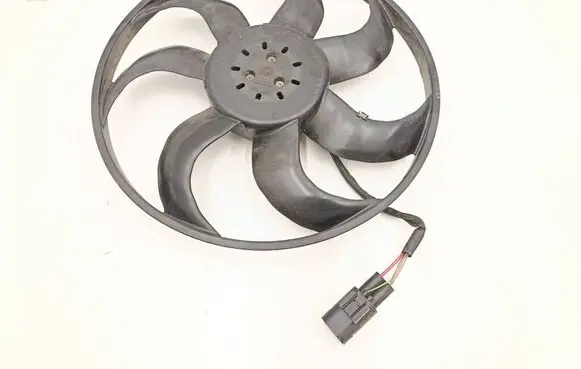 BMW 2 F46 Electric radiator cooling fan 7636070