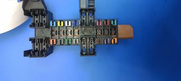 Mercedes-Benz Vito Viano W639 Fuse module A6395400150 A6395450202