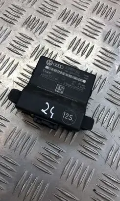 Volkswagen PASSAT B6 Gateway control module 3C0907530E