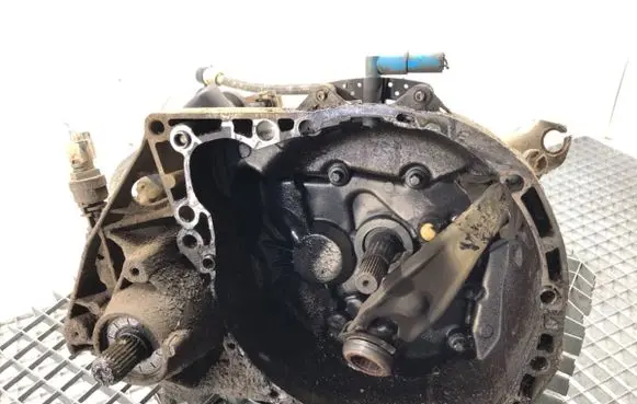 Manual 5 speed gearbox