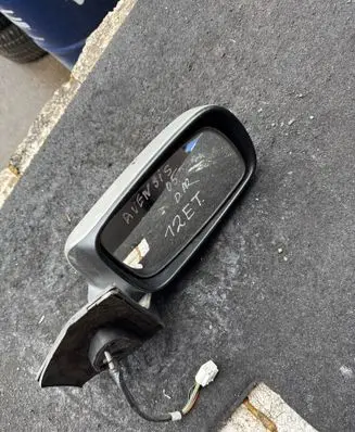 Toyota Avensis T250 Front door electric wing mirror 015829 025829