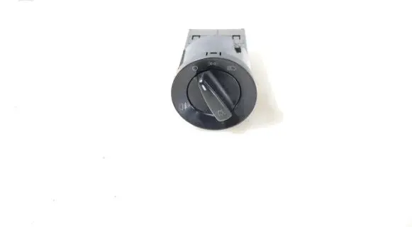 Skoda Fabia Mk2 (5J) Light switch