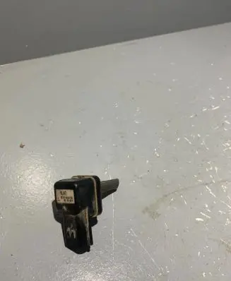 Mazda 3 I Air pressure sensor E1T10372