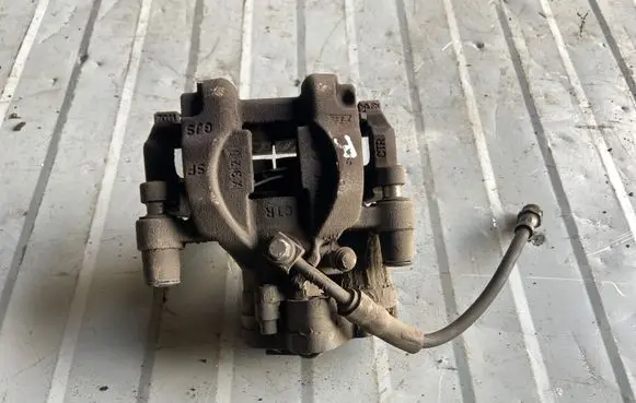 Skoda Superb B8 (3V) Rear brake caliper 3q0615406