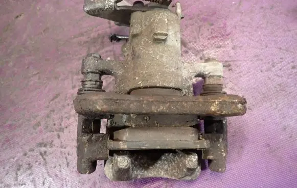 Renault Megane II Rear brake caliper