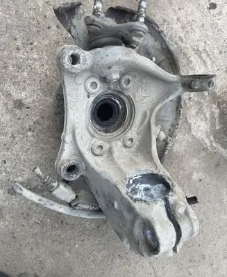 Volkswagen PASSAT B6 Front wheel hub spindle knuckle