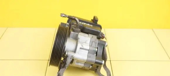 Mercedes-Benz E W212 Power steering pump 651924