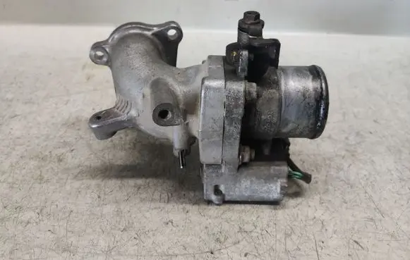 Toyota Avensis T220 Throttle valve