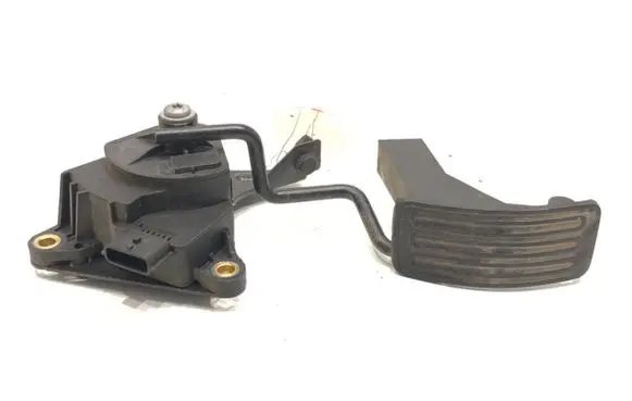 Nissan Qashqai Accelerator throttle pedal