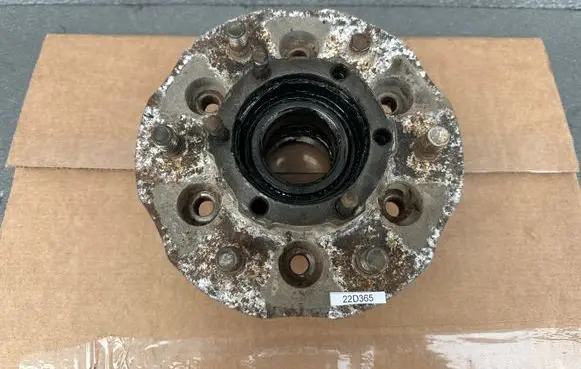 Nissan King Cab, Navara Front wheel hub 402020W093