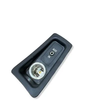 BMW 1 E81 E87 AUX in-socket connector 9110412