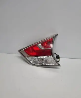 Nissan X-Trail T32 Tailgate rear/tail lights 22617939