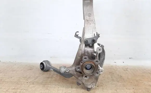 BMW X6 G06 Front wheel hub spindle knuckle 6876655 31216876655