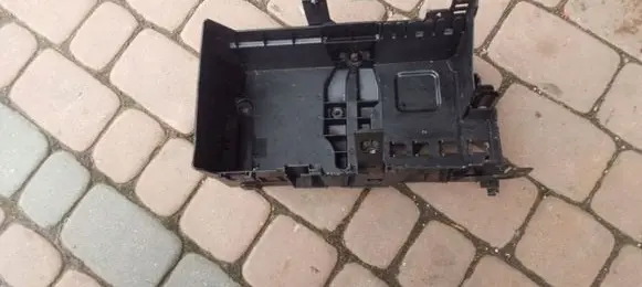 Battery box tray