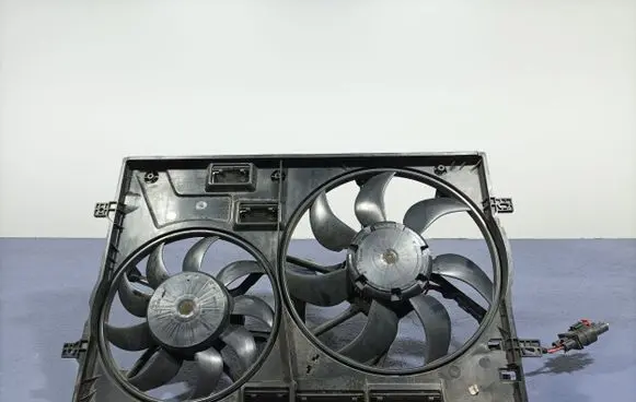 Volkswagen PASSAT B7 USA Electric radiator cooling fan 3Q0121205
