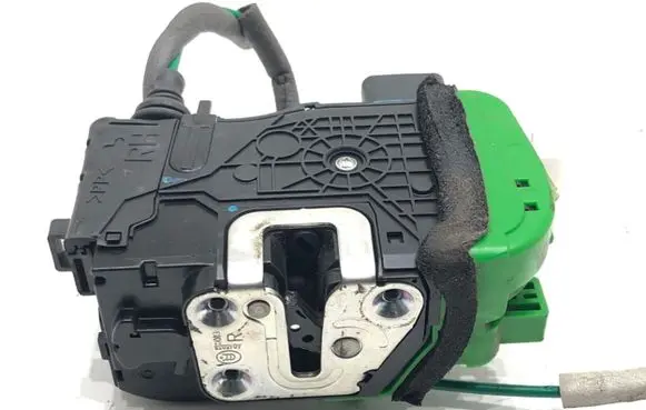 Hyundai i40 Front door lock 81320-3Z020