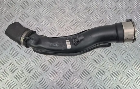 BMW X5 E70 Intercooler hose/pipe 7807986 11884414GE