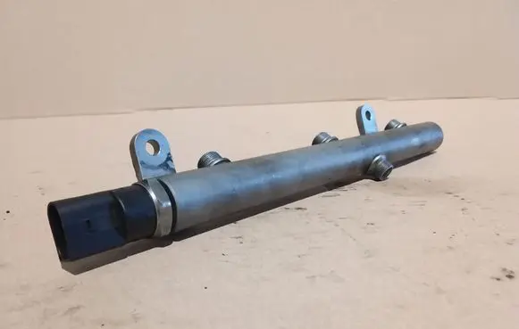 Mercedes-Benz E W211 Fuel main line pipe A0041536728 A6420700695