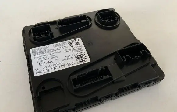 Audi A4 S4 B9 Comfort/convenience module 8W0907064EC 8W0907064DC