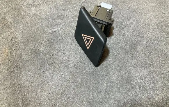 Toyota Yaris Hazard light switch 843320D010 2127