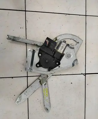 Renault Scenic III - Grand scenic III Front door window regulator with motor 