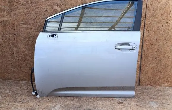 Toyota Avensis T270 Front door 43R001605
