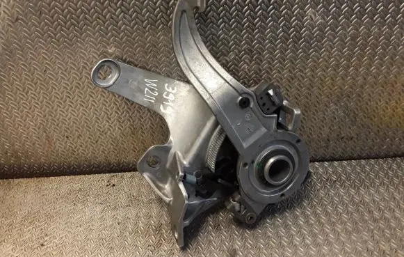 Mercedes-Benz E W211 Hand brake release handle 2114270036 A2114270036